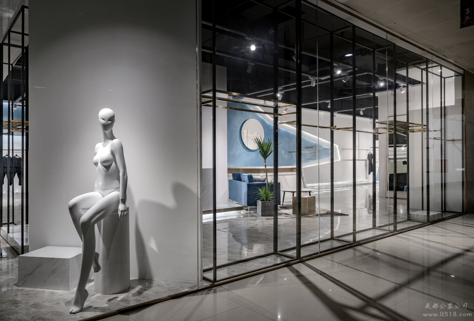 成都40平服裝店裝修如何設(shè)計(jì)呢？服裝店