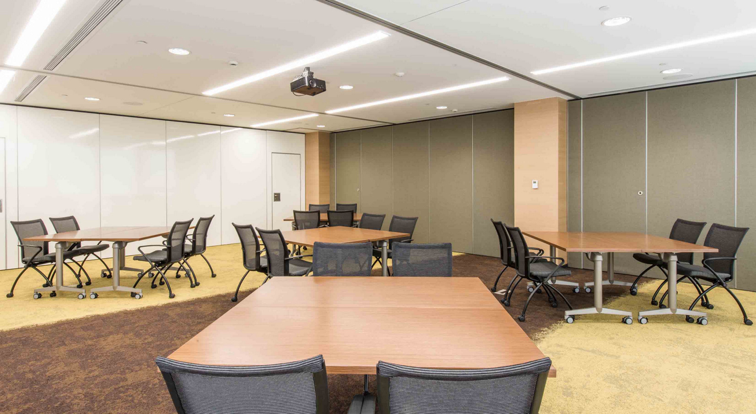 成都寫(xiě)字樓辦公室裝修技巧的四大設(shè)計(jì)原