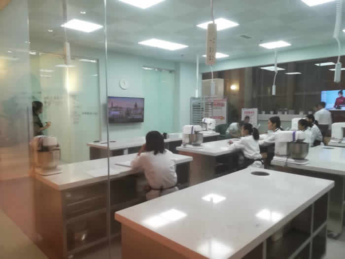 仁和春天烘焙培訓(xùn)機構(gòu)裝修-教室效果圖