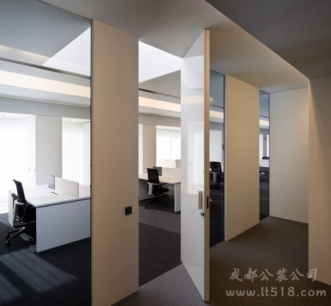 成都現(xiàn)代辦公室裝修風(fēng)格哪家工裝裝修公司好？