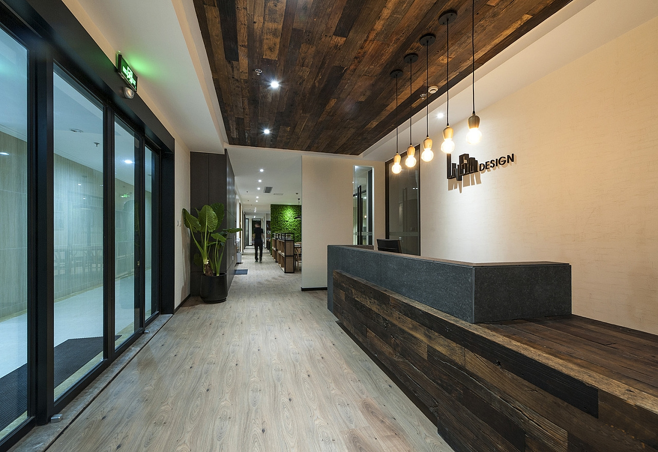 辦公室前臺(tái)設(shè)計(jì)實(shí)景2